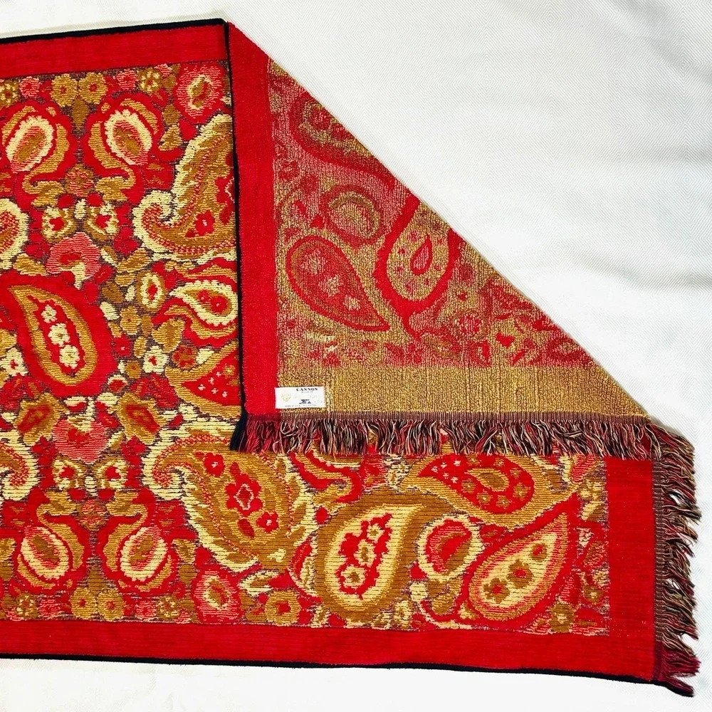 VTG Cannon Royal Family Sculpted Bath Towel Red & Gold Paisley  Regency VHTF EUC